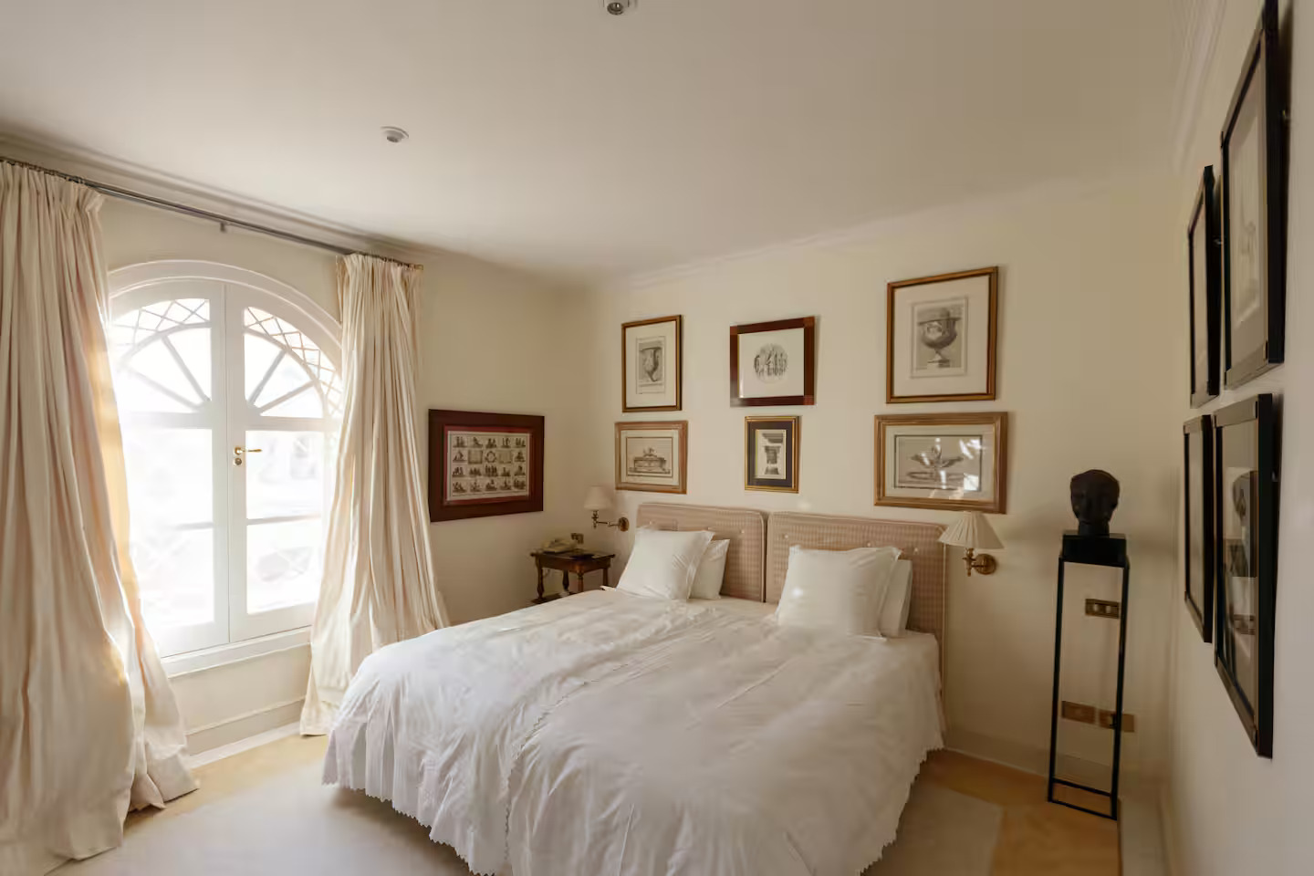 Passion Pursuer's Room